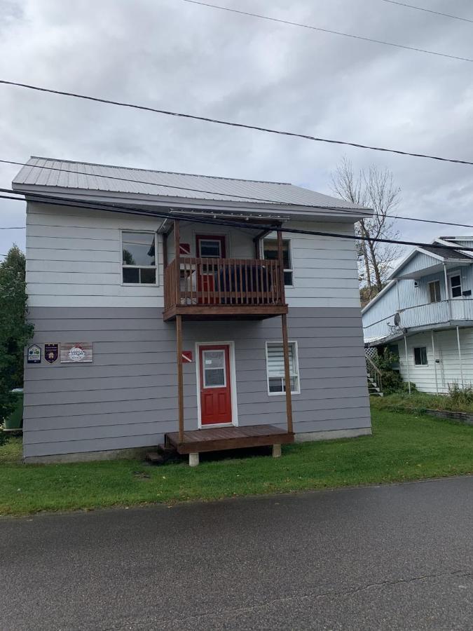 La Cabane Chez Jimmy Petit-Saguenay 外观 照片