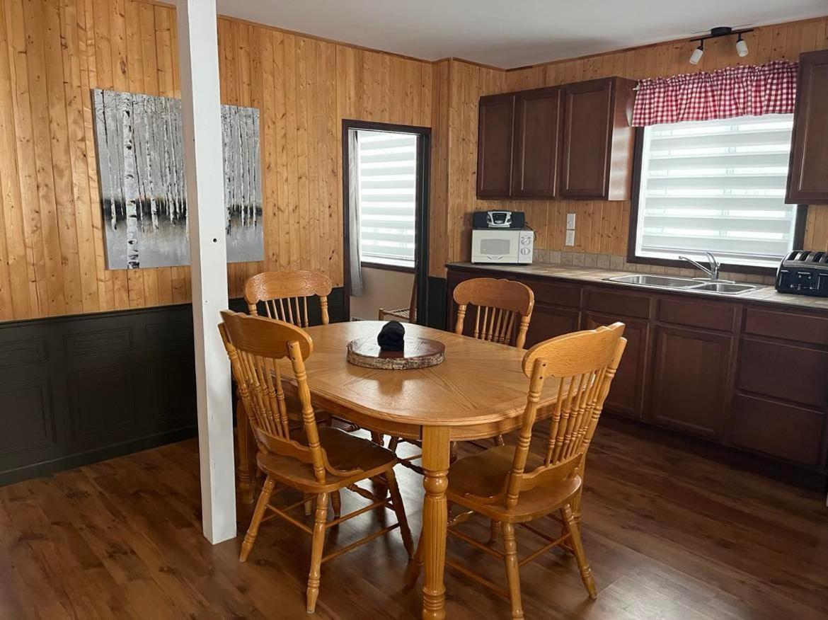 La Cabane Chez Jimmy Petit-Saguenay 外观 照片
