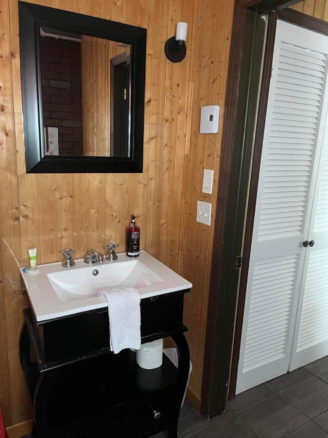 La Cabane Chez Jimmy Petit-Saguenay 外观 照片
